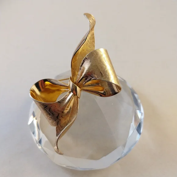 Vintage Gold Planted  Bow Brooch - Picture 4 of 15
